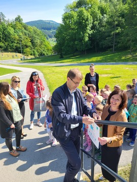 8b488c53-1a05-44e6-9e27-e88d417739d1