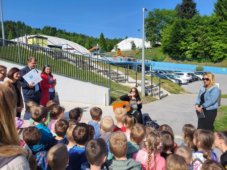 12fd9448-512e-4999-bcc8-cd3abee0a523