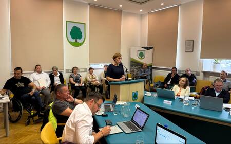 7c82e307-1a47-44ed-86e3-cdd001ef0f3b