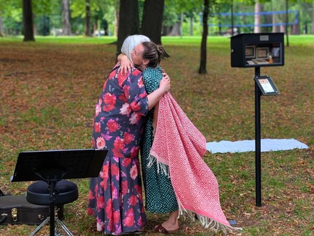 Galerija Frida v objemu ravenskega parka