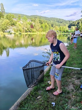 ribiško druženje za otroke na ribniku Brdinje