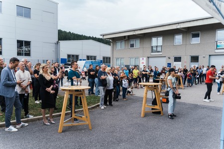 Na Ravnah na Koroškem odprli proizvodnjo vrhunskih diatoničnih harmonik ROŠER Slovenka