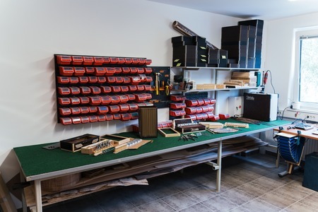 Na Ravnah na Koroškem odprli proizvodnjo vrhunskih diatoničnih harmonik ROŠER Slovenka