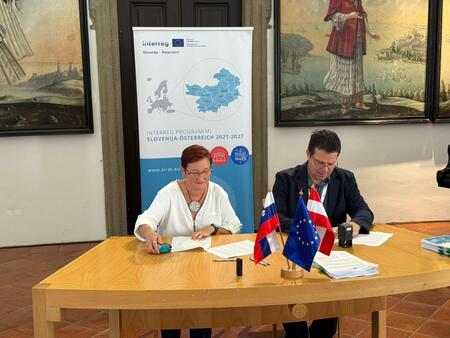 Podpis dveh pogodb o sodelovanju v okviru Interreg programa Slovenija–Avstrija 2021–2027