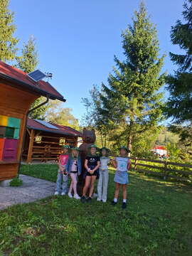 Na obisku v učnemu čebelnjaku Kotlje