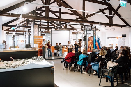 Jazz mulci v fabriki 