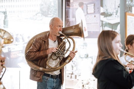 Jazz mulci v fabriki 