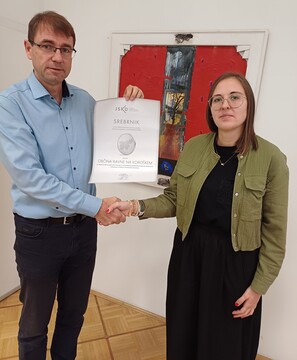 Občina Ravne prejela listino Srebrnik JSKD ob 25-letnici delovanja