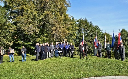Pohod na Navrški vrh ob prazniku mesta Ravne