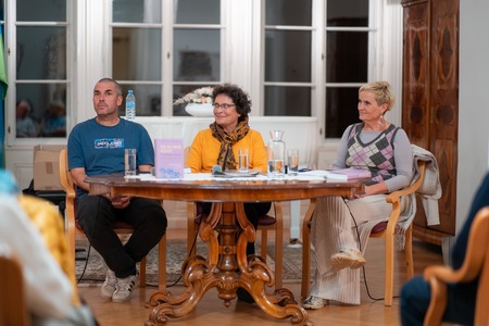 O življenju z demenco skozi knjigo Kje so moji ključi