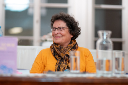 O življenju z demenco skozi knjigo Kje so moji ključi