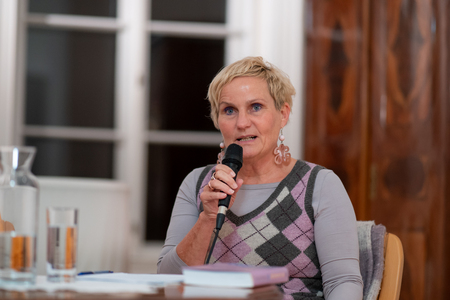 O življenju z demenco skozi knjigo Kje so moji ključi