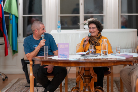 O življenju z demenco skozi knjigo Kje so moji ključi