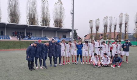 njskih osem! Fužinar nadaljuje z imenitnimi predstavami v državnem prvenstvu do 19 let, na Koroškem orožje položilo Brinje