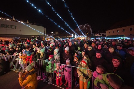Prižig lučk s parkljevanjem // Čarobni december v mestu
