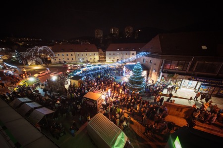 Prižig lučk s parkljevanjem // Čarobni december v mestu
