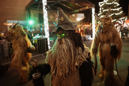 Prižig lučk s parkljevanjem // Čarobni december v mestu