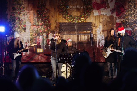 Prižig lučk s parkljevanjem // Čarobni december v mestu