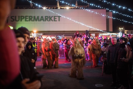 Prižig lučk s parkljevanjem // Čarobni december v mestu