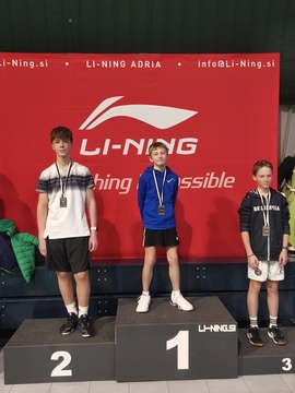 3. mladinski Li-Ning turnir: Pet medalj v Ljubljani