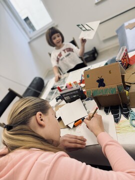 Ustvarjalno med počitnicami v Galeriji Ravne