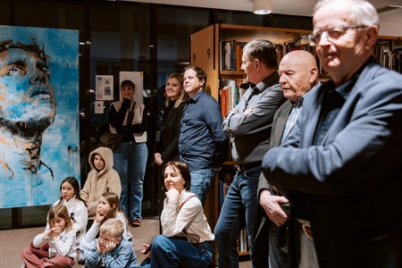 Michael Pietrowski: CONNECTED - Lines, peaks & portraits