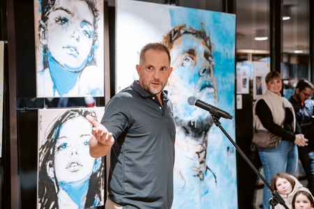 Michael Pietrowski: CONNECTED - Lines, peaks & portraits