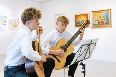 Odprtje likovne razstave del Kulturnega društva koroških likovnikov