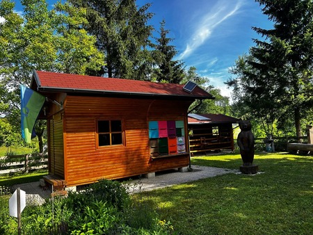 Gozdna kopel pri čebelnjaku v Kotljah