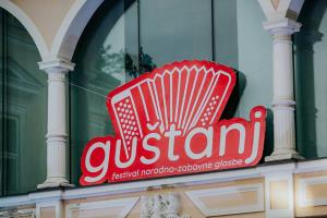 38526220_2173468406243818_1162279065818759168_n